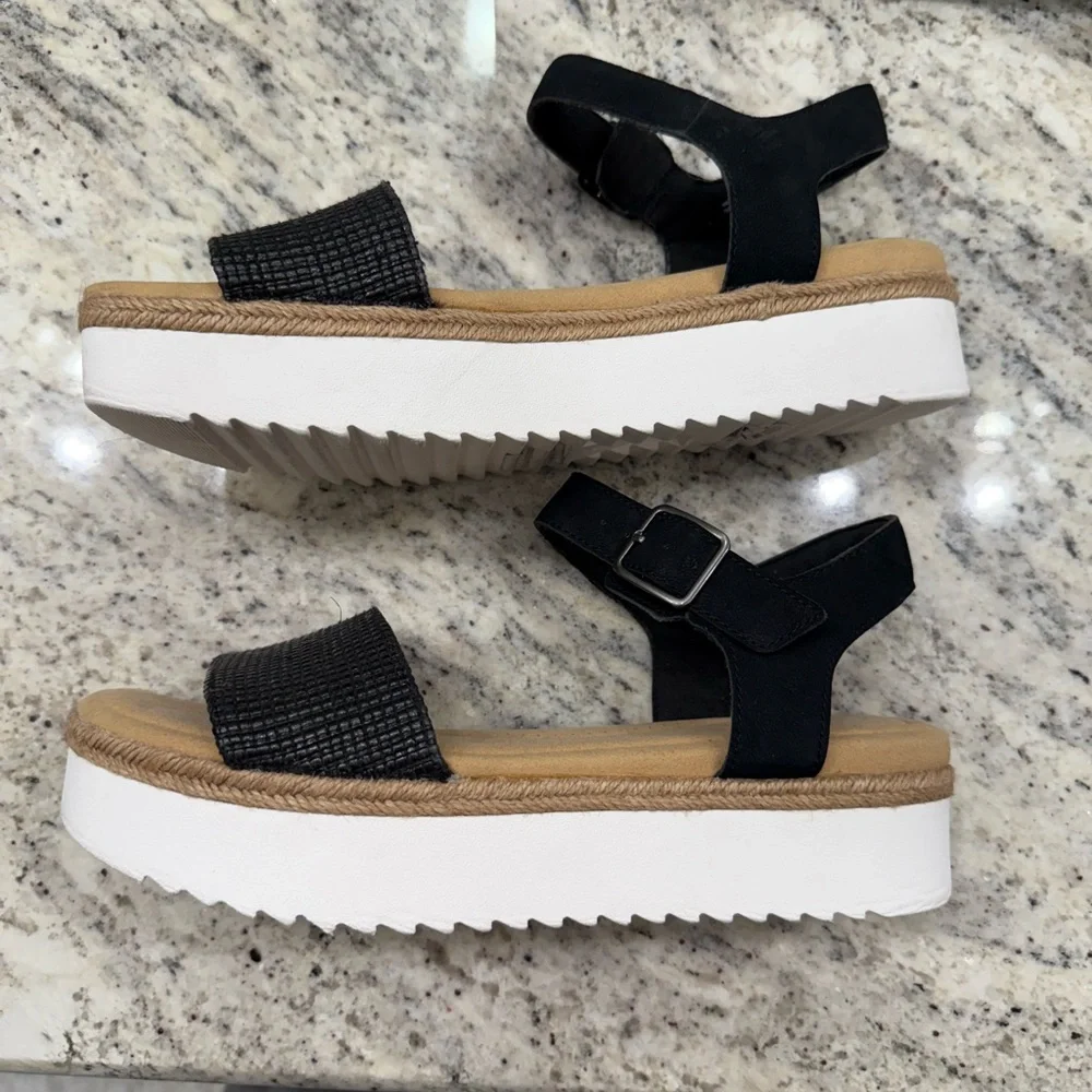 Clark’s Lana Shore Black Platform Sandals - size 11 - Picture 3 of 7
